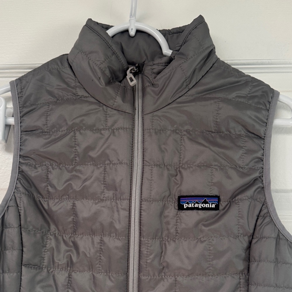 Women’s Patagonia XS Nano Puff Down Gray Quilted Vest - Picture 2 of 4